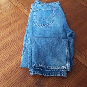 Levi's 40/32, relaxed fit, medium/light wash
